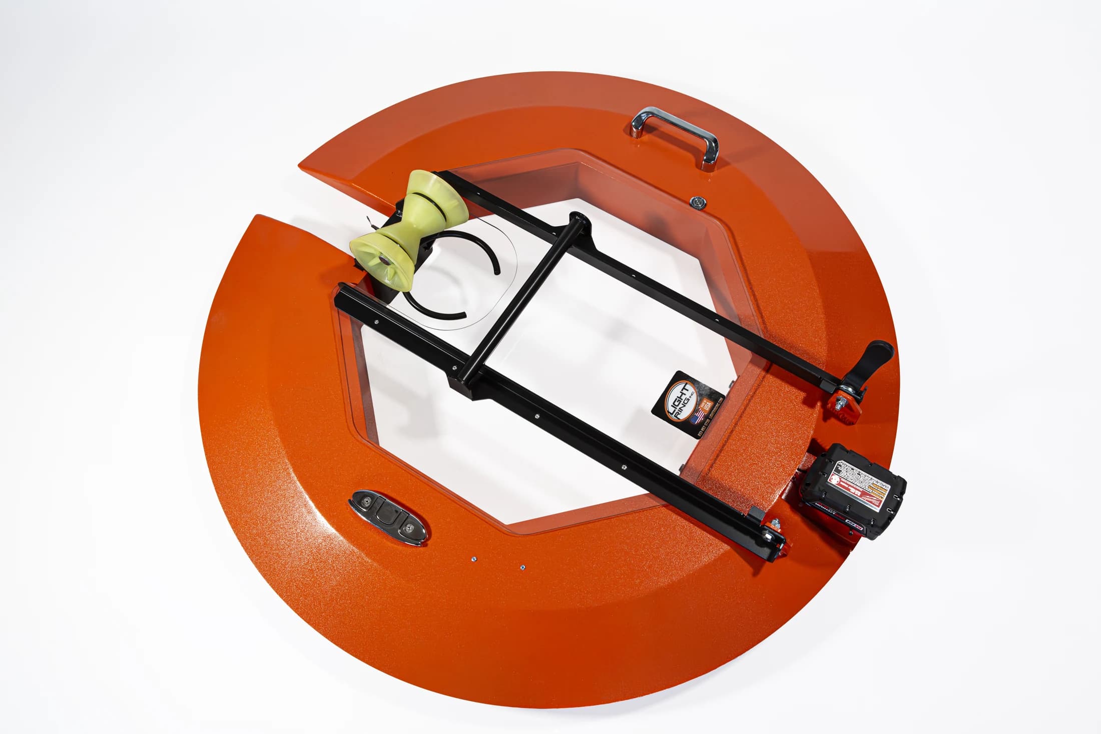 Light Ring XL with its cover closed and roller installed.
